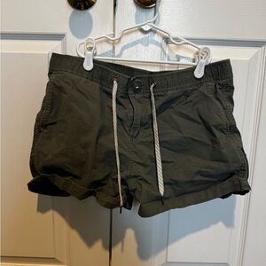Vuori Ripstop Shorts - Army green - Large